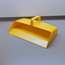 Plastic British Dustpan