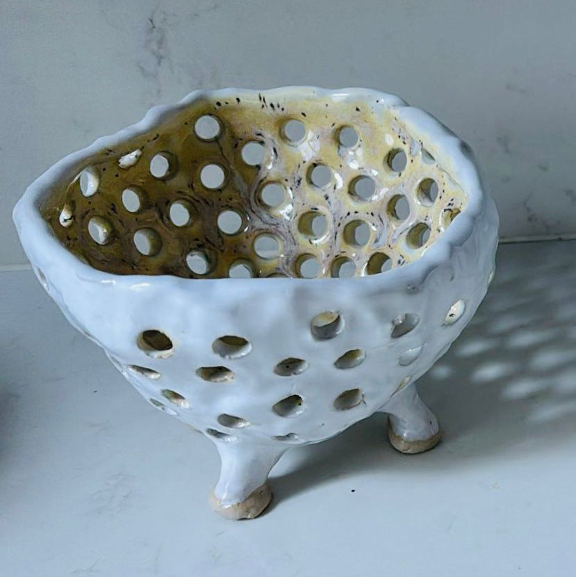 A. Mills Clay Colanders